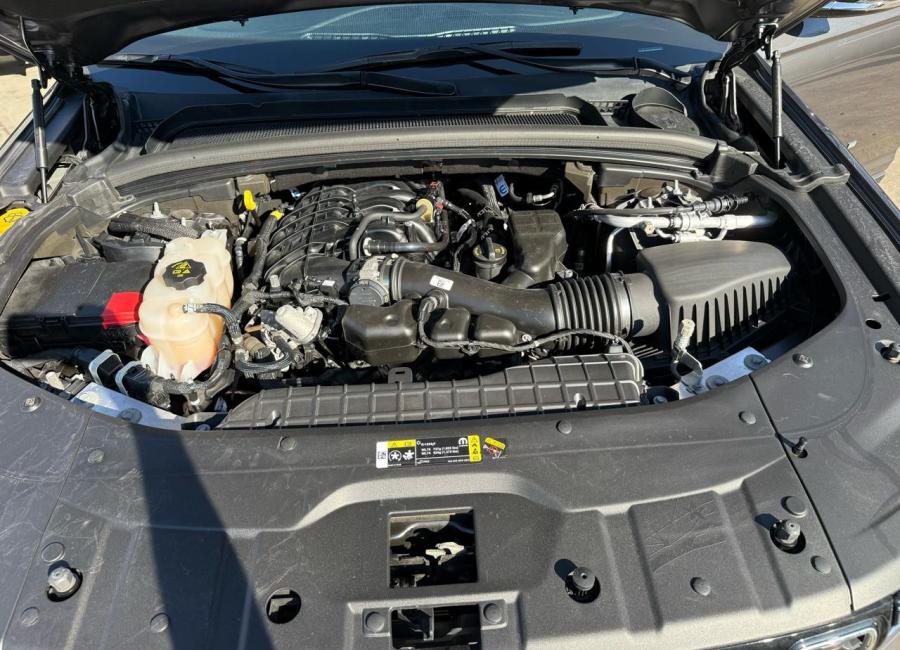 Salvage 2023 Jeep Grand Cherokee Limited in Gray