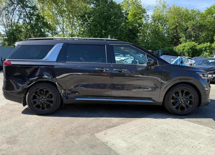 Salvage 2023 Kia Carnival Sx Prestige in Black