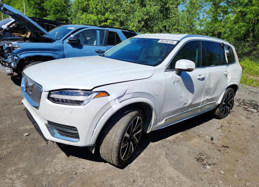 Salvage 2021 Volvo Xc90 T8 Recharge Inscription Express in White