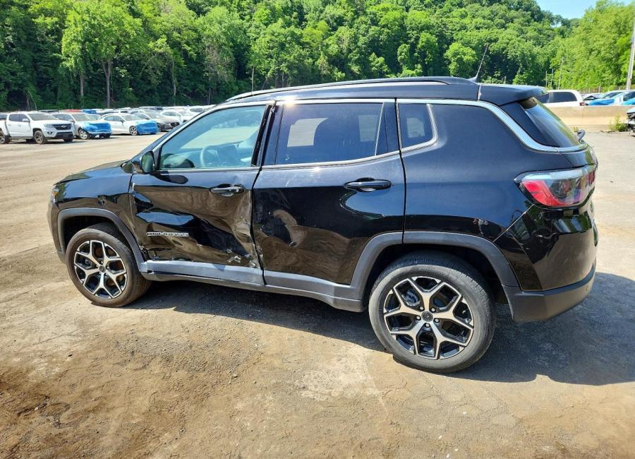 Salvage 2025 Jeep Compass Limited in Black