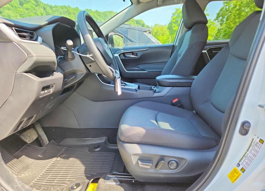 Salvage 2025 Toyota Rav4 Hybrid Xle in White