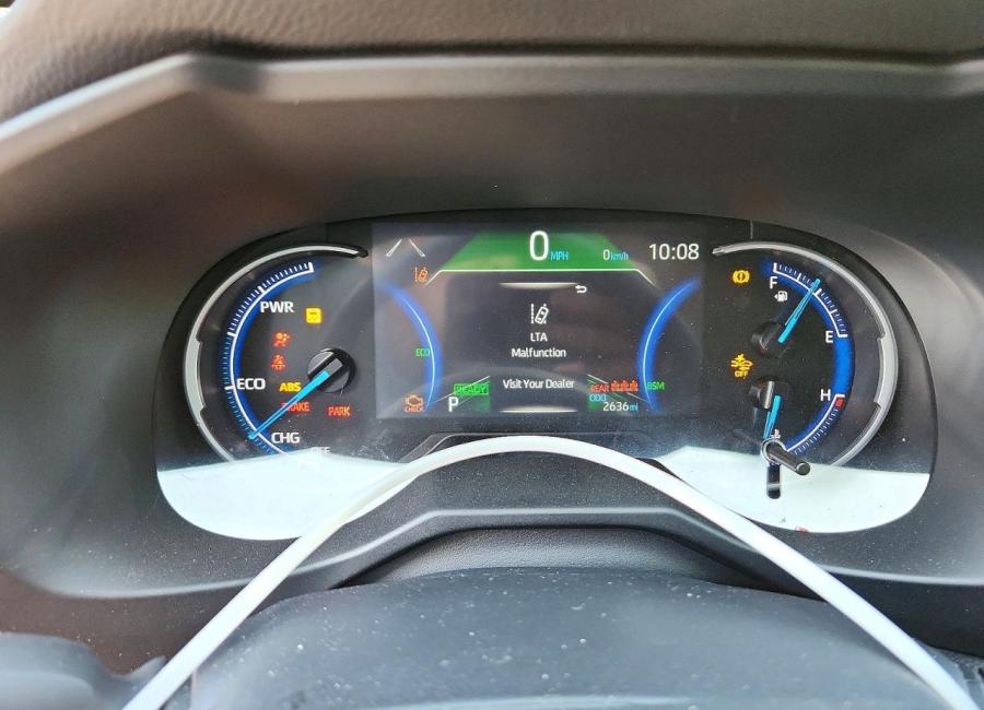 Salvage 2025 Toyota Rav4 Hybrid Xle in White