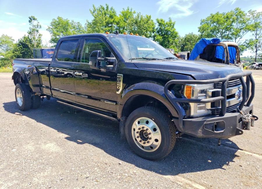 Salvage 2019 Ford F450 Limited in Black