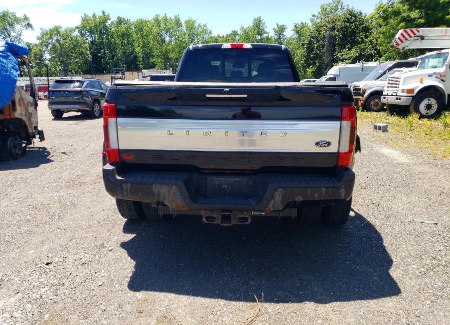 Salvage 2019 Ford F450 Limited in Black