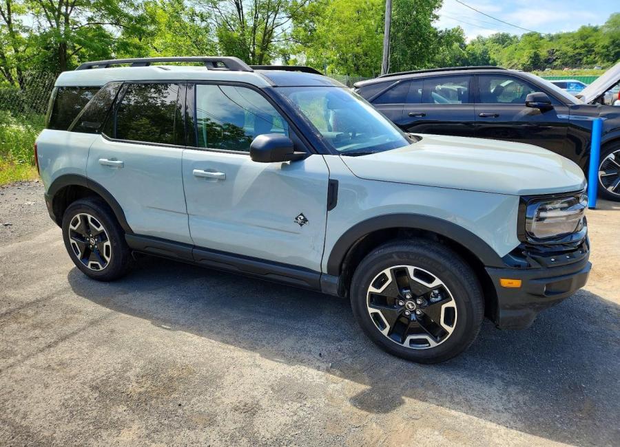 Salvage 2023 Ford Bronco Sport Outer Banks in Blue