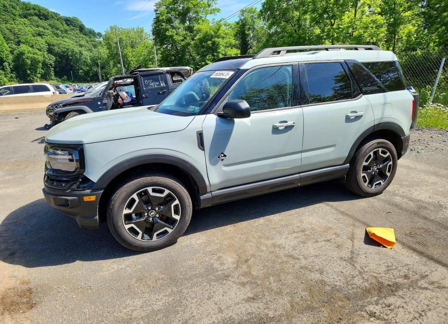 Salvage 2023 Ford Bronco Sport Outer Banks in Blue
