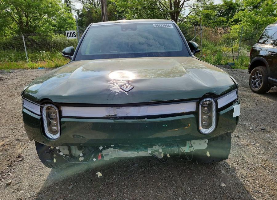 Salvage 2024 Rivian R1s Adventure in Green
