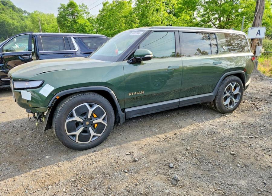 Salvage 2024 Rivian R1s Adventure in Green