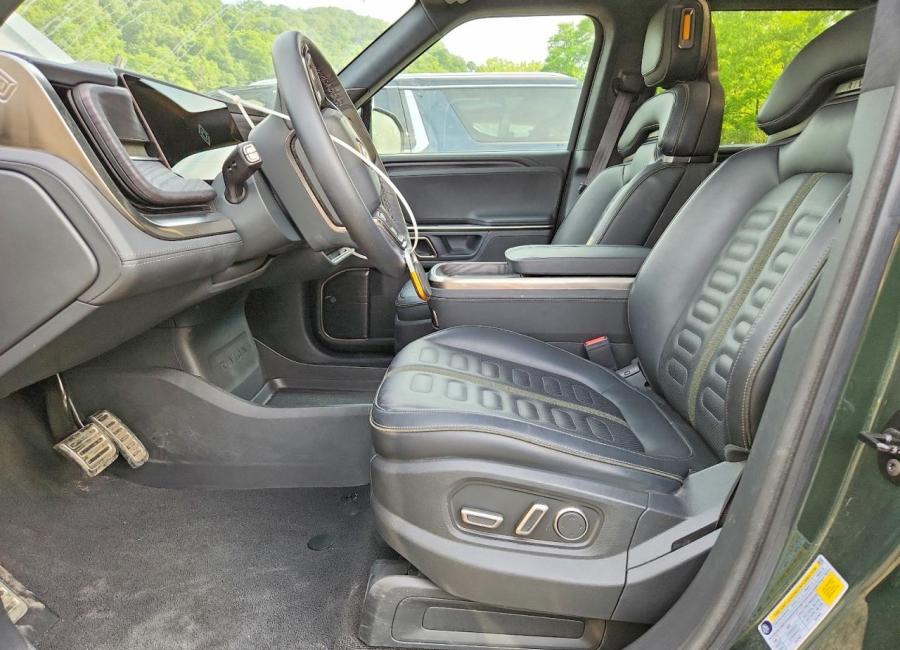 Salvage 2024 Rivian R1s Adventure in Green