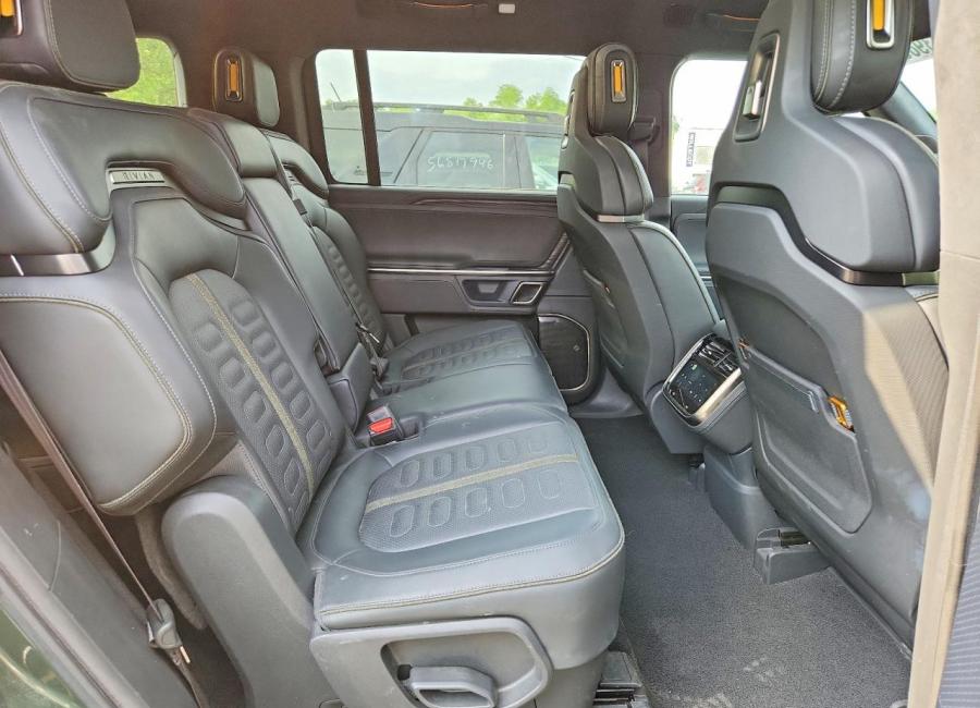 Salvage 2024 Rivian R1s Adventure in Green