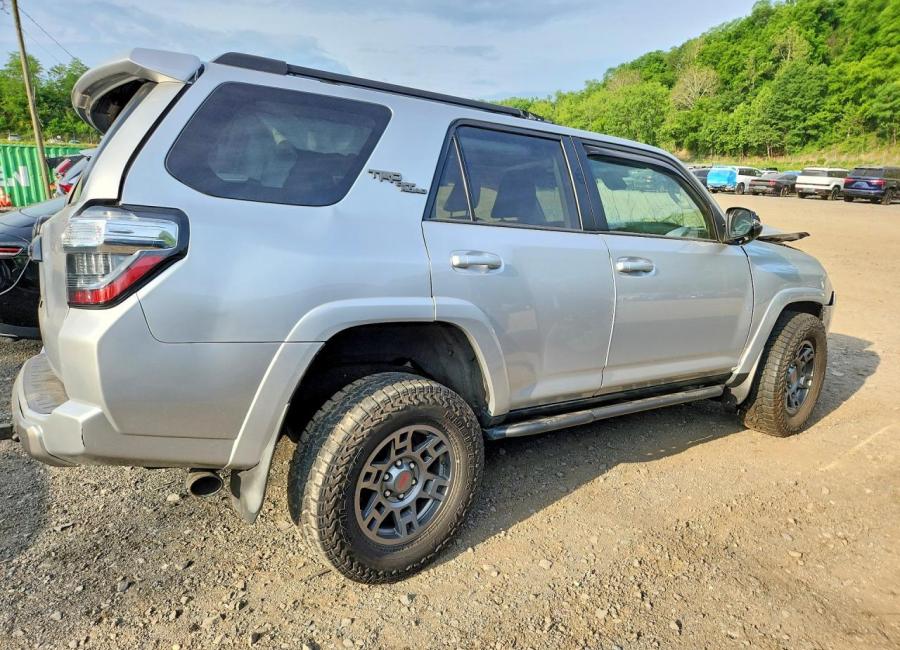 Salvage 2022 Toyota 4runner Trd Off-road Premium in Silver