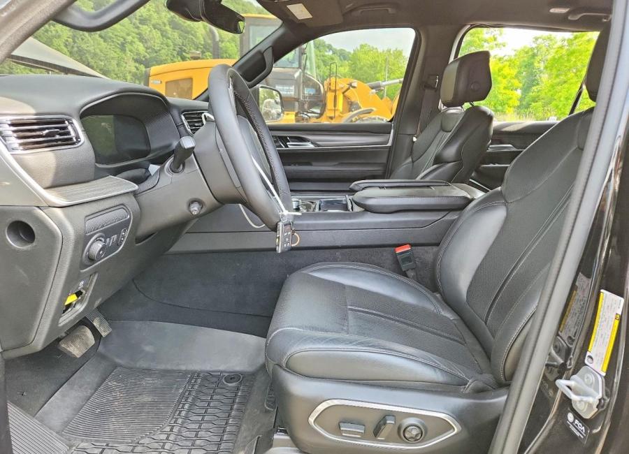 Salvage 2024 Jeep Wagoneer L Series Iii in Black