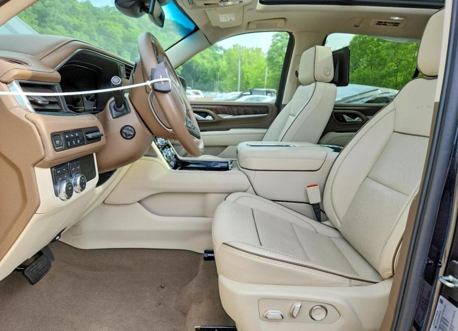 Salvage 2023 Gmc Yukon Xl Denali in Black