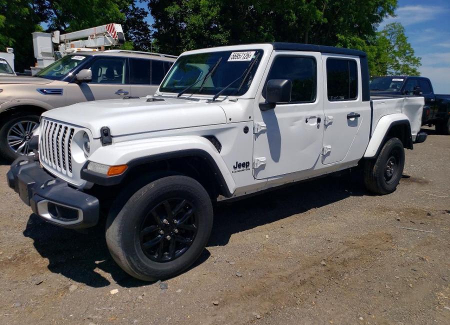 Salvage 2022 Jeep Gladiator  in White