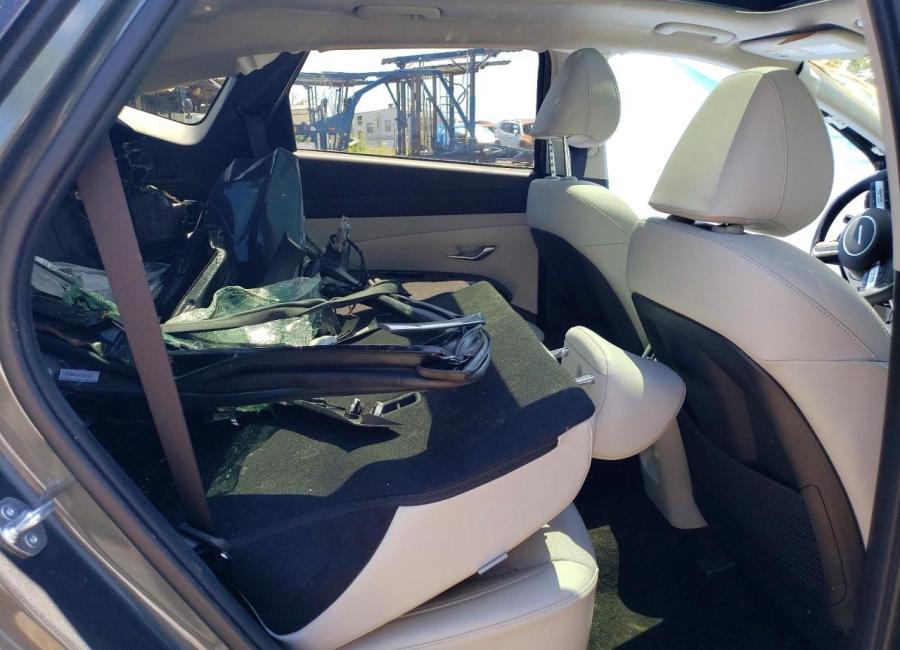 Salvage 2025 Hyundai Tucson Hybrid Limited in Gray