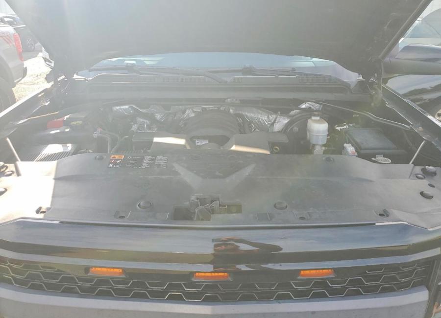 Salvage 2016 Chevrolet Silverado K1500 Lt in Black