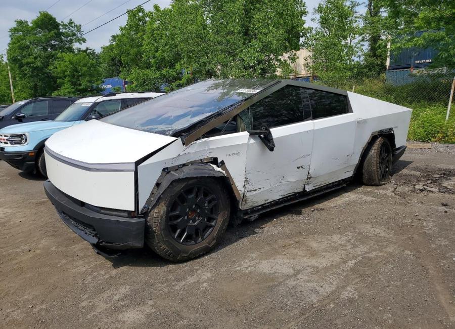 Salvage 2024 Tesla Cybertruck  in White
