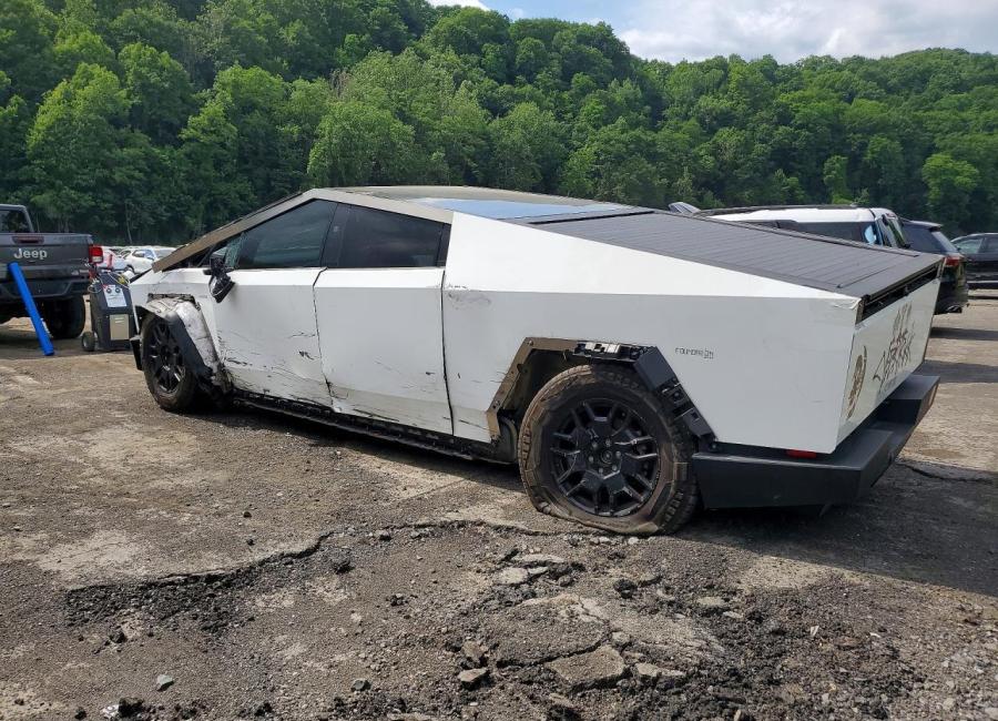 Salvage 2024 Tesla Cybertruck  in White