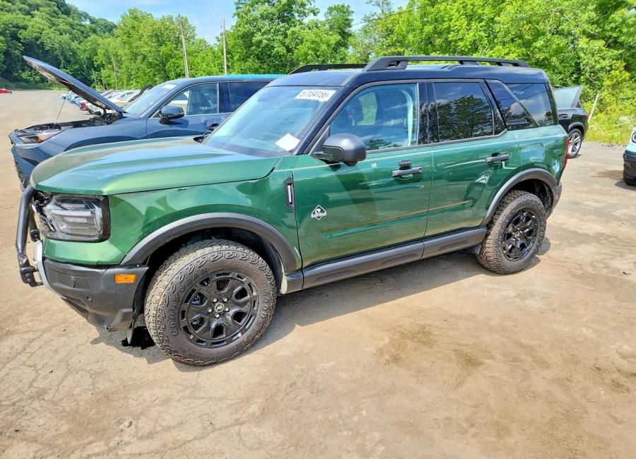 Salvage 2025 Ford Bronco Sport Outer Banks in Green