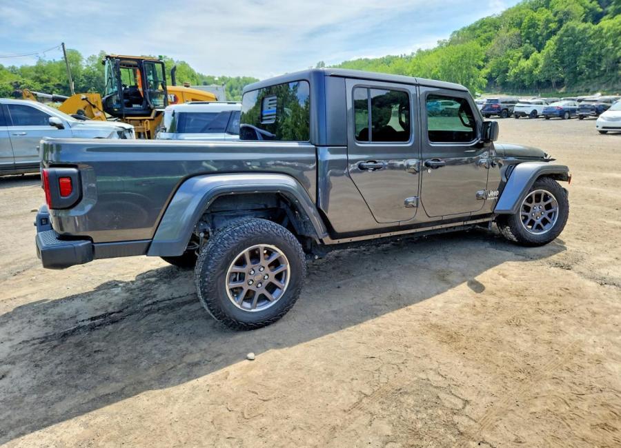 Salvage 2023 Jeep Gladiator Overland in Gray