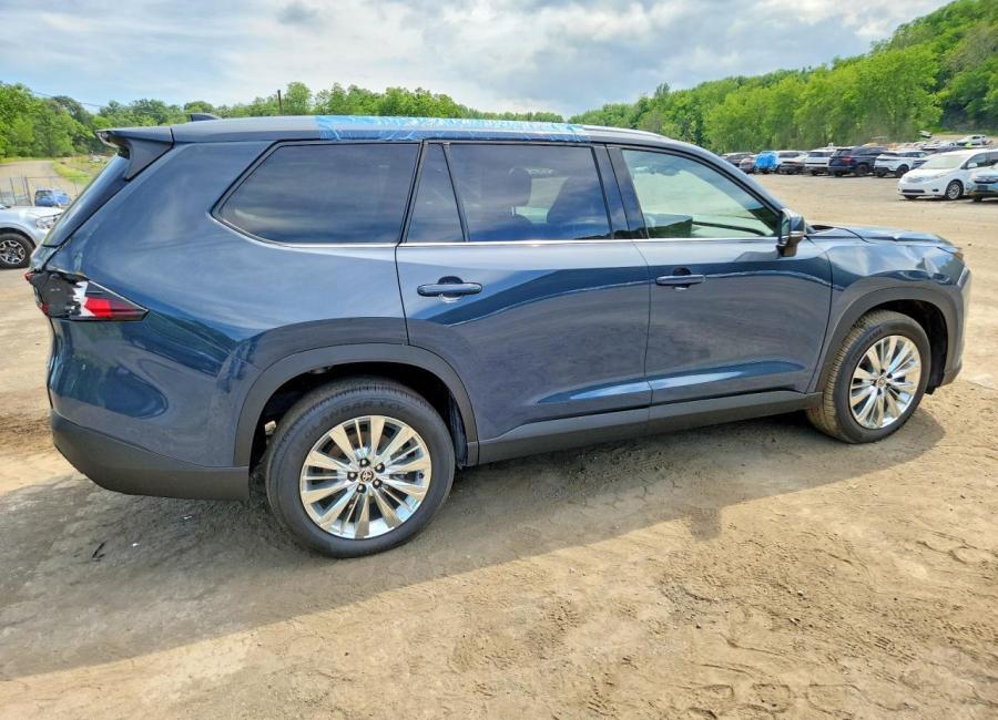 Salvage 2026 Toyota Grand Highlander Platinum in Blue