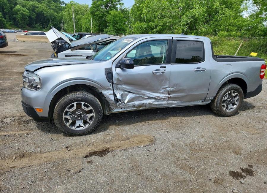 Salvage 2024 Ford Maverick Lariat in Silver