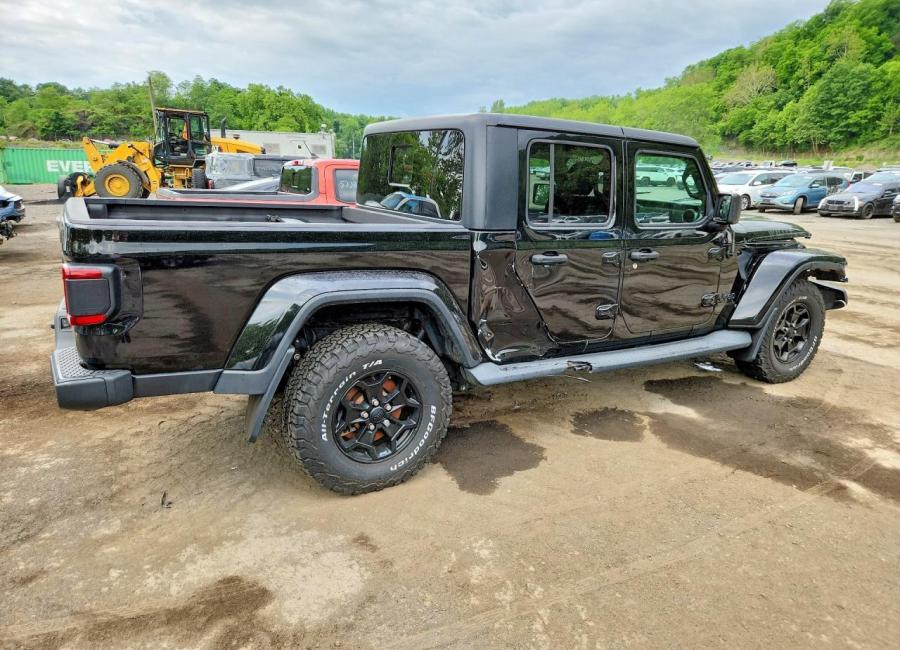Salvage 2021 Jeep Gladiator  in Black