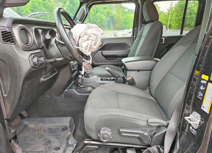 Salvage 2021 Jeep Gladiator  in Black