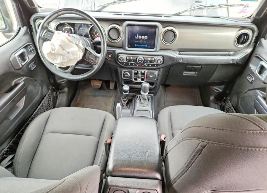Salvage 2021 Jeep Gladiator  in Black