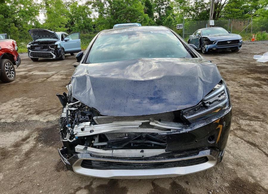 Salvage 2024 Toyota Prius  in 