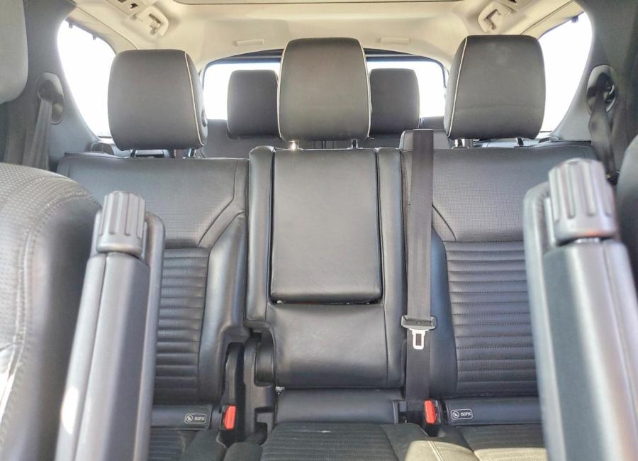 Salvage 2017 Land Rover Discovery Hse Luxury Tdsl in White