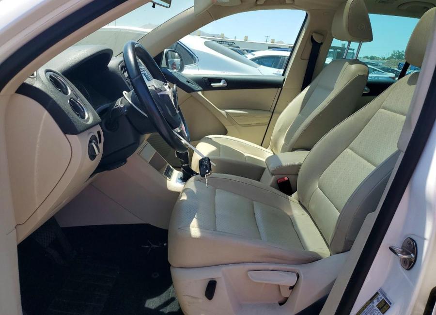 Salvage 2012 Volkswagen Tiguan Se in White