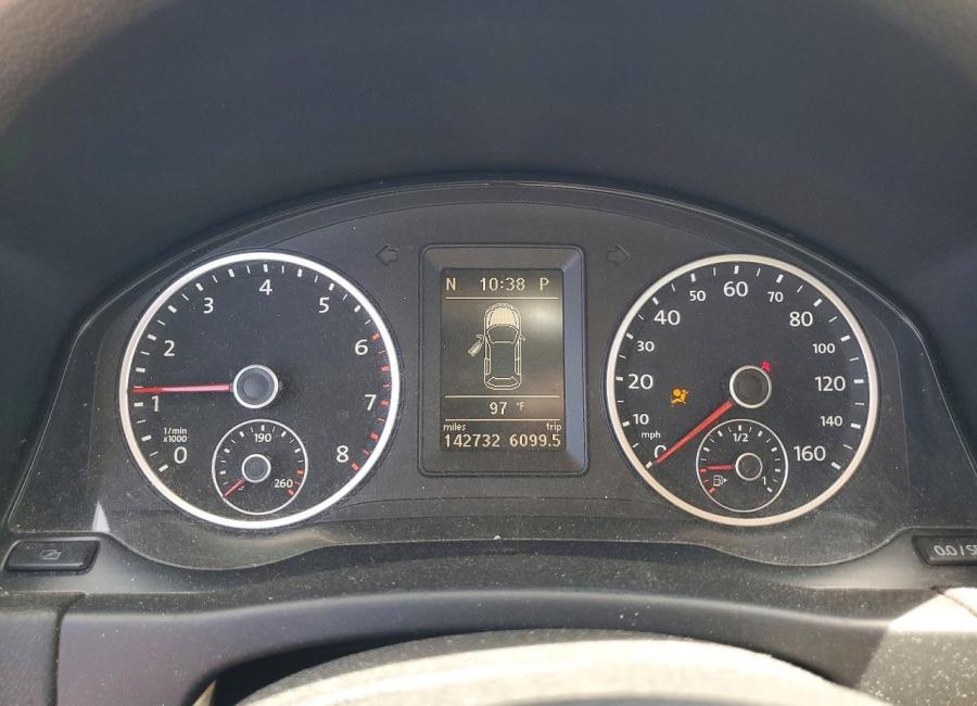 Salvage 2012 Volkswagen Tiguan Se in White