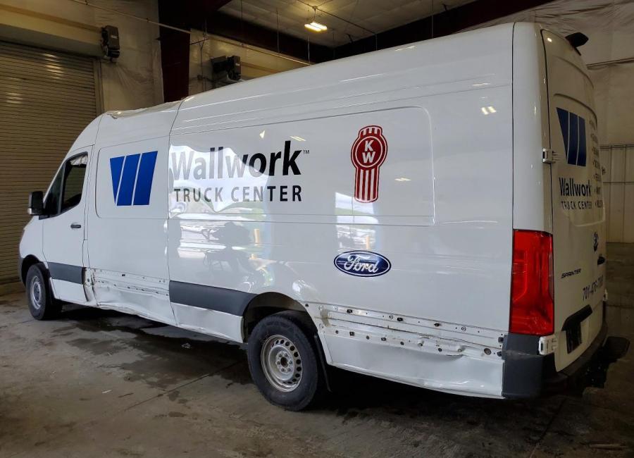 Salvage 2025 Mercedes-benz Sprinter 2500 Delivery Van in White