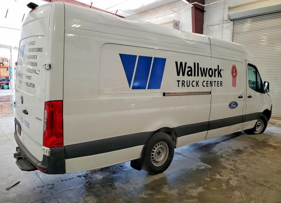 Salvage 2025 Mercedes-benz Sprinter 2500 Delivery Van in White