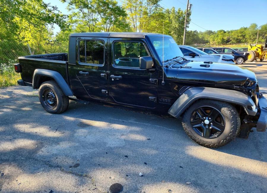 Salvage 2020 Jeep Gladiator  in Black