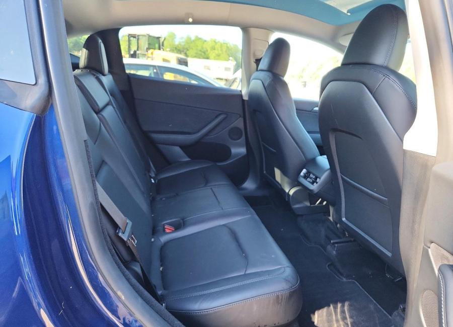 Salvage 2023 Tesla Model Y  in Blue