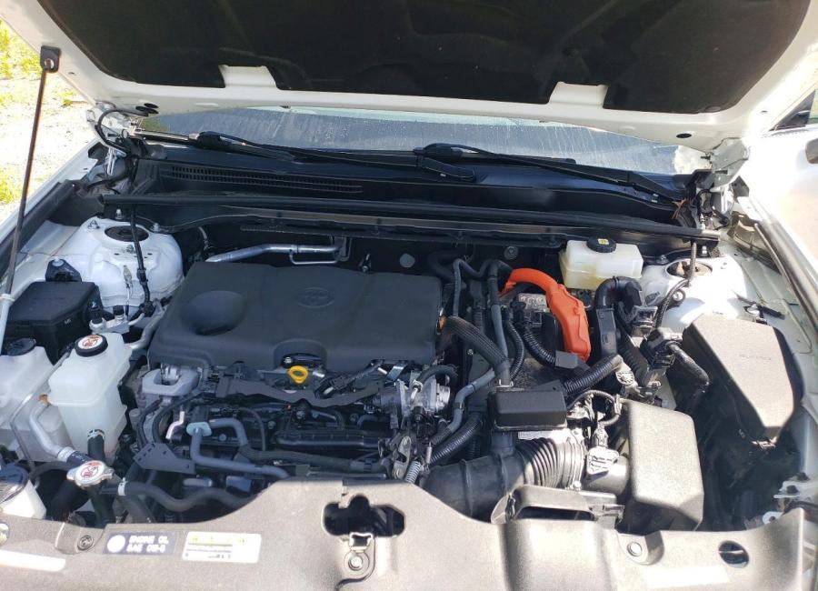 Salvage 2023 Toyota Crown Xle in White