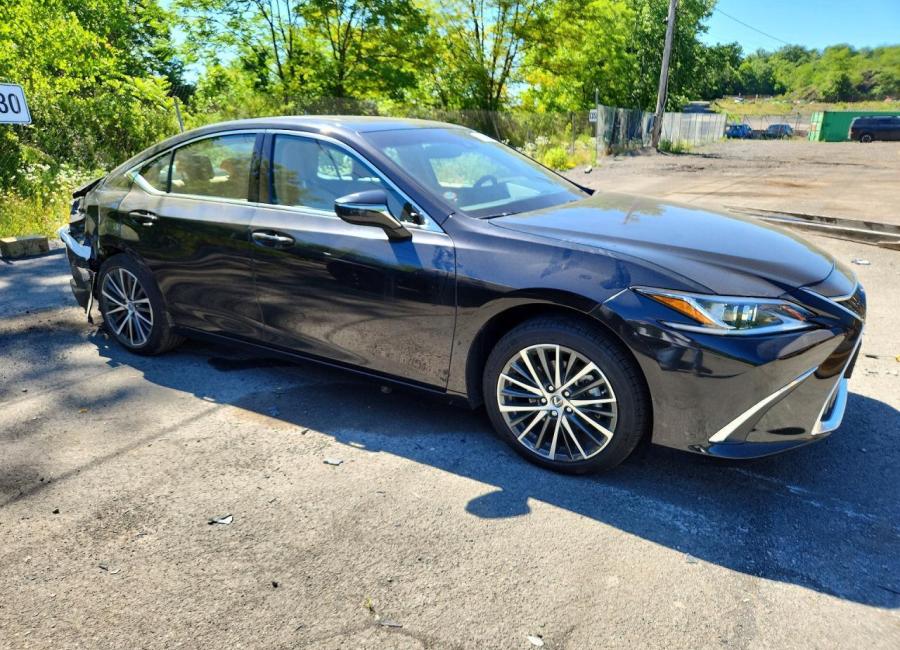 Salvage 2024 Lexus Es 350  in Gray