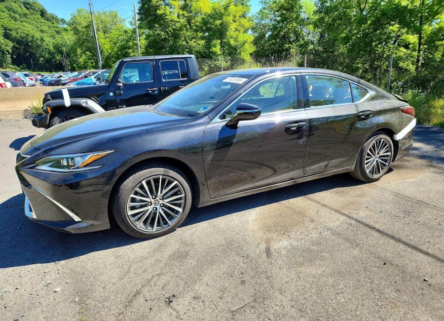 Salvage 2024 Lexus Es 350  in Gray