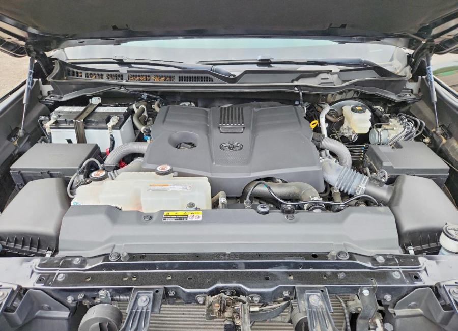 Salvage 2023 Toyota Tundra Limited in Black