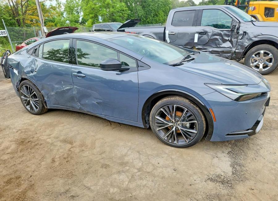 Salvage 2026 Toyota Prius Xle in Gray