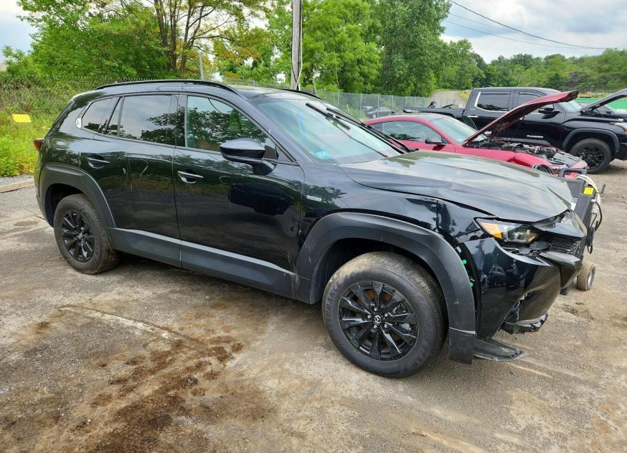 Salvage 2025 Mazda Cx-50 Premium in Black