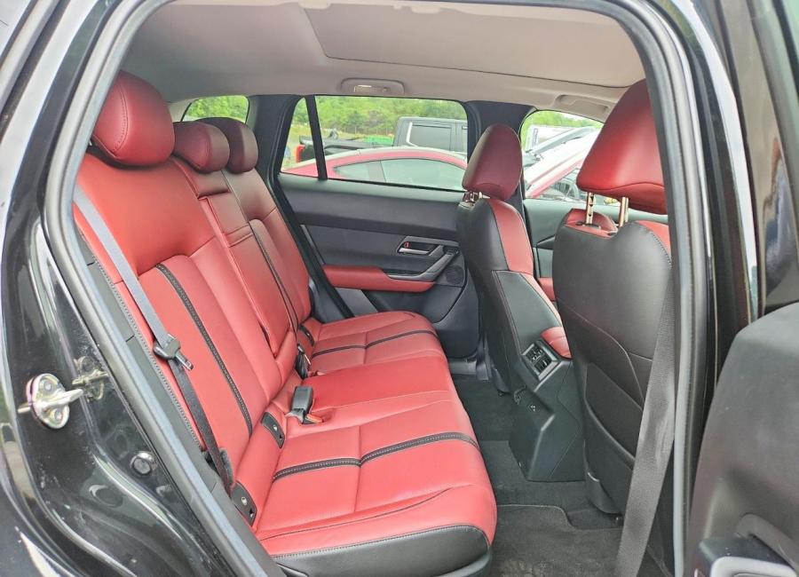 Salvage 2025 Mazda Cx-50 Premium in Black