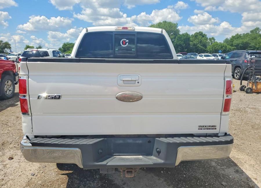 Salvage 2011 Ford F150 Lariat 5.0 in White