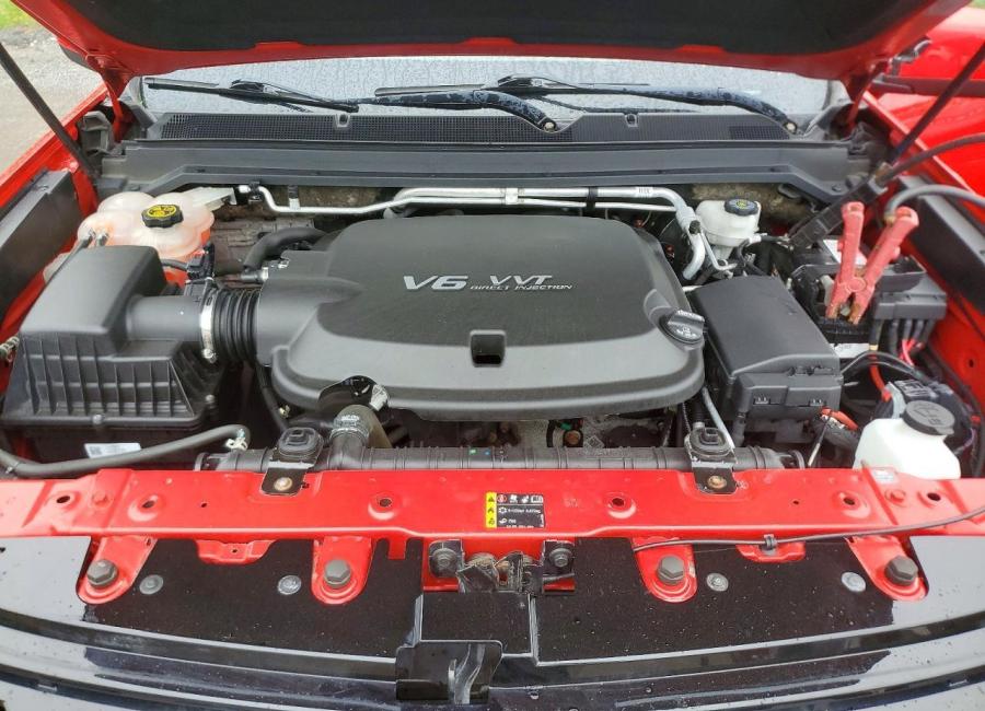 Salvage 2019 Chevrolet Colorado Z71 in Red
