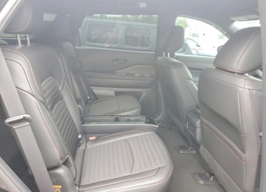 Salvage 2025 Nissan Pathfinder Rock Creek in Black