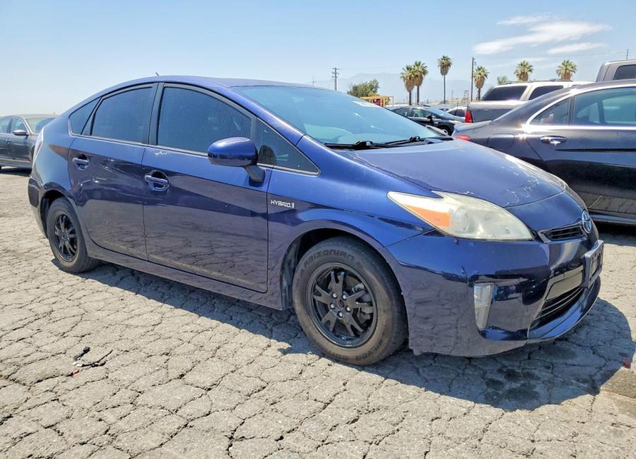 Salvage 2014 Toyota Prius Two in Blue