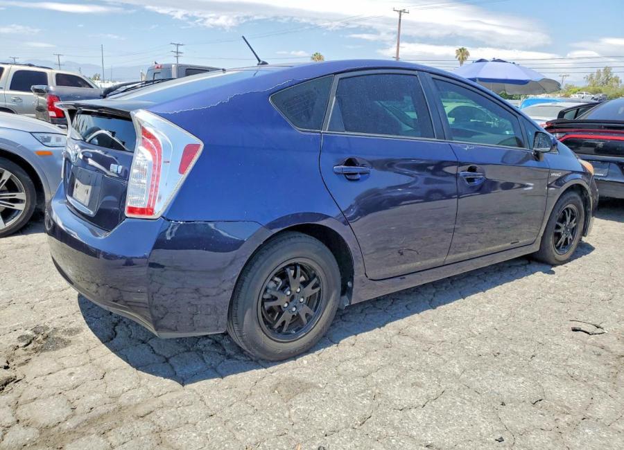 Salvage 2014 Toyota Prius Two in Blue
