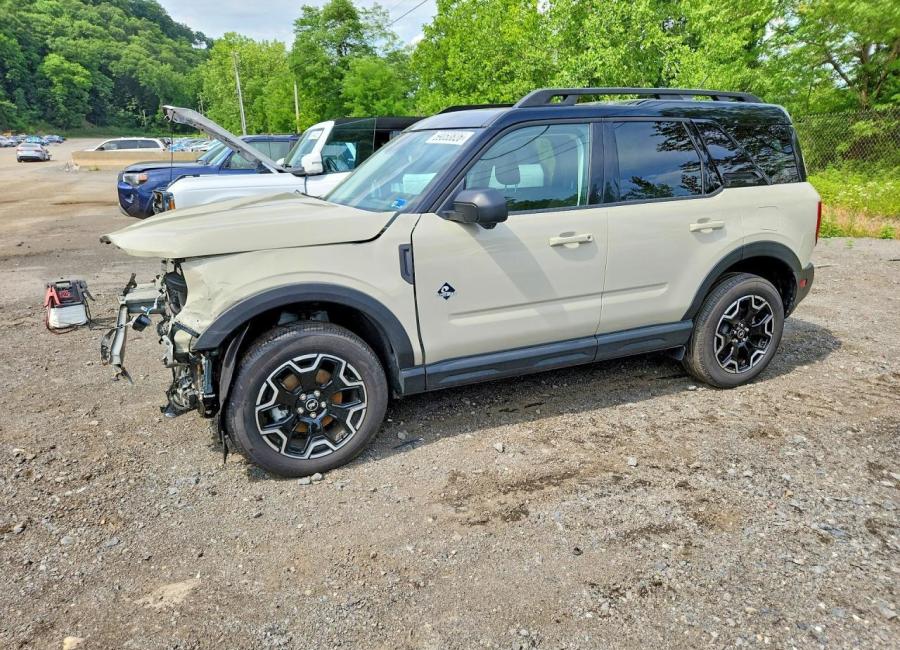 Salvage 2025 Ford Bronco Sport Outer Banks in Brown